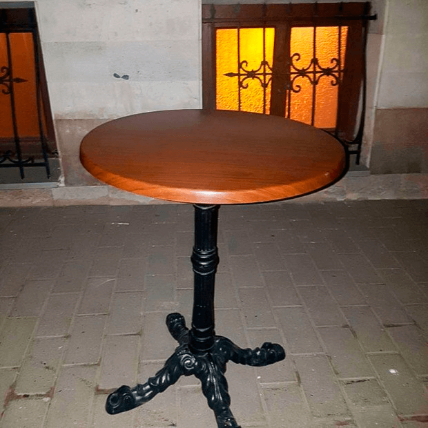 Стол Cafe table