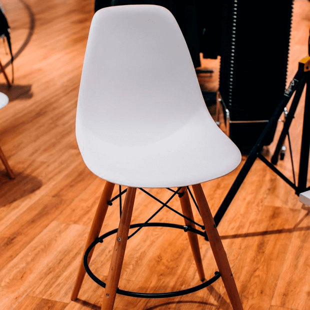 Стул барный Eames белый