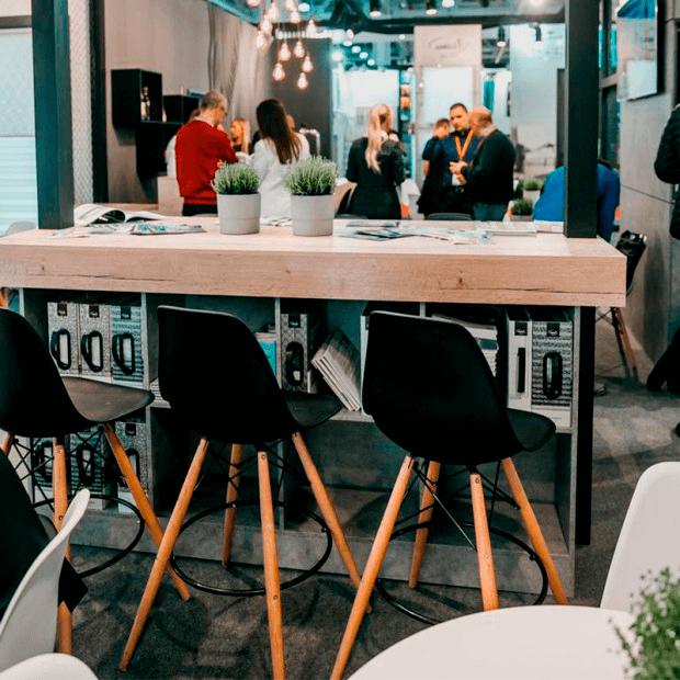 Стул барный Eames черный