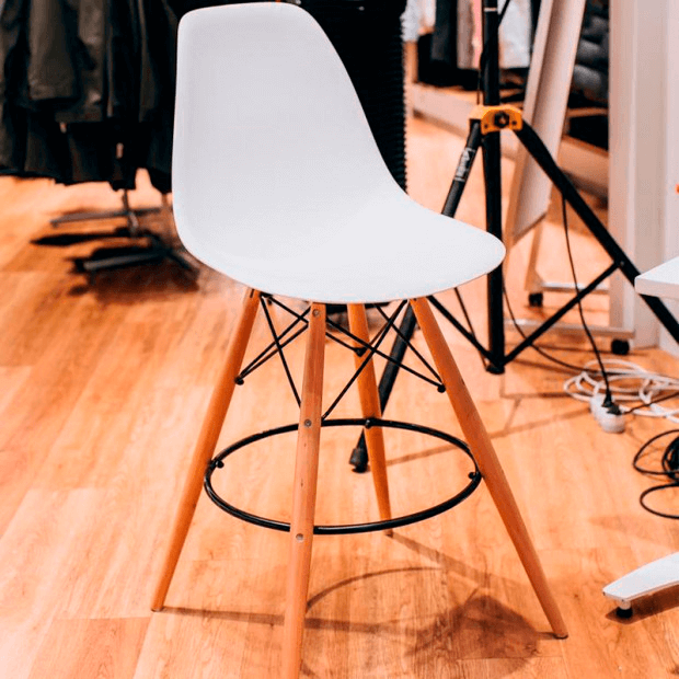 Стул барный Eames белый