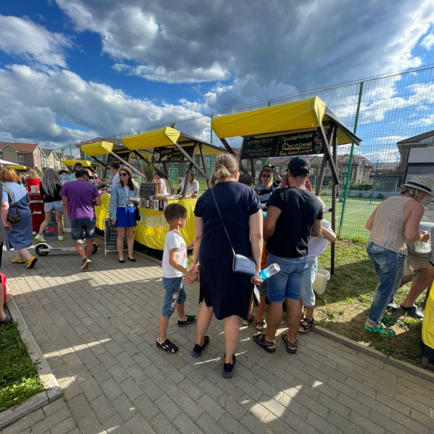 Киоск Street Желтый
